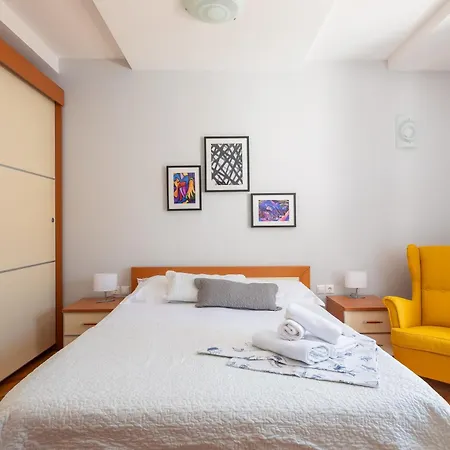 Brkic With Private Parking Apartment *