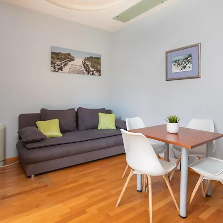 Apartment Brkic With Private Parking *