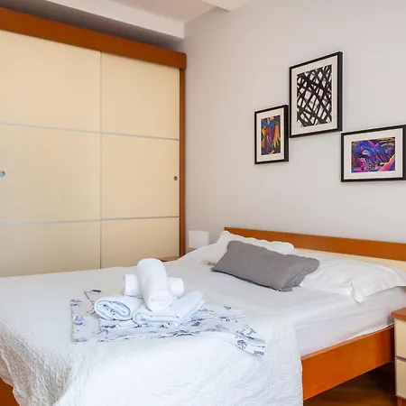 Brkic With Private Parking Apartment *