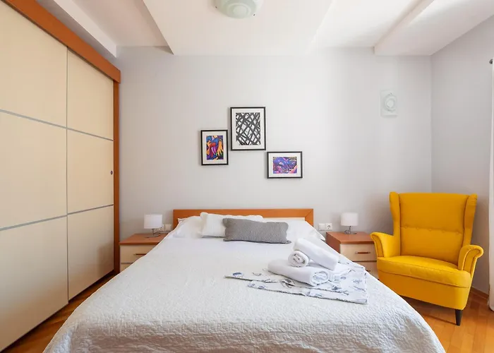 Brkic With Private Parking דירה *