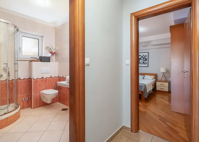 דירה Brkic With Private Parking מאקרסקה