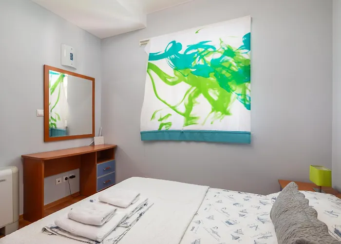 Brkic With Private Parking דירה *