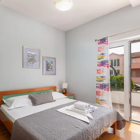 Apartment Brkic With Private Parking *